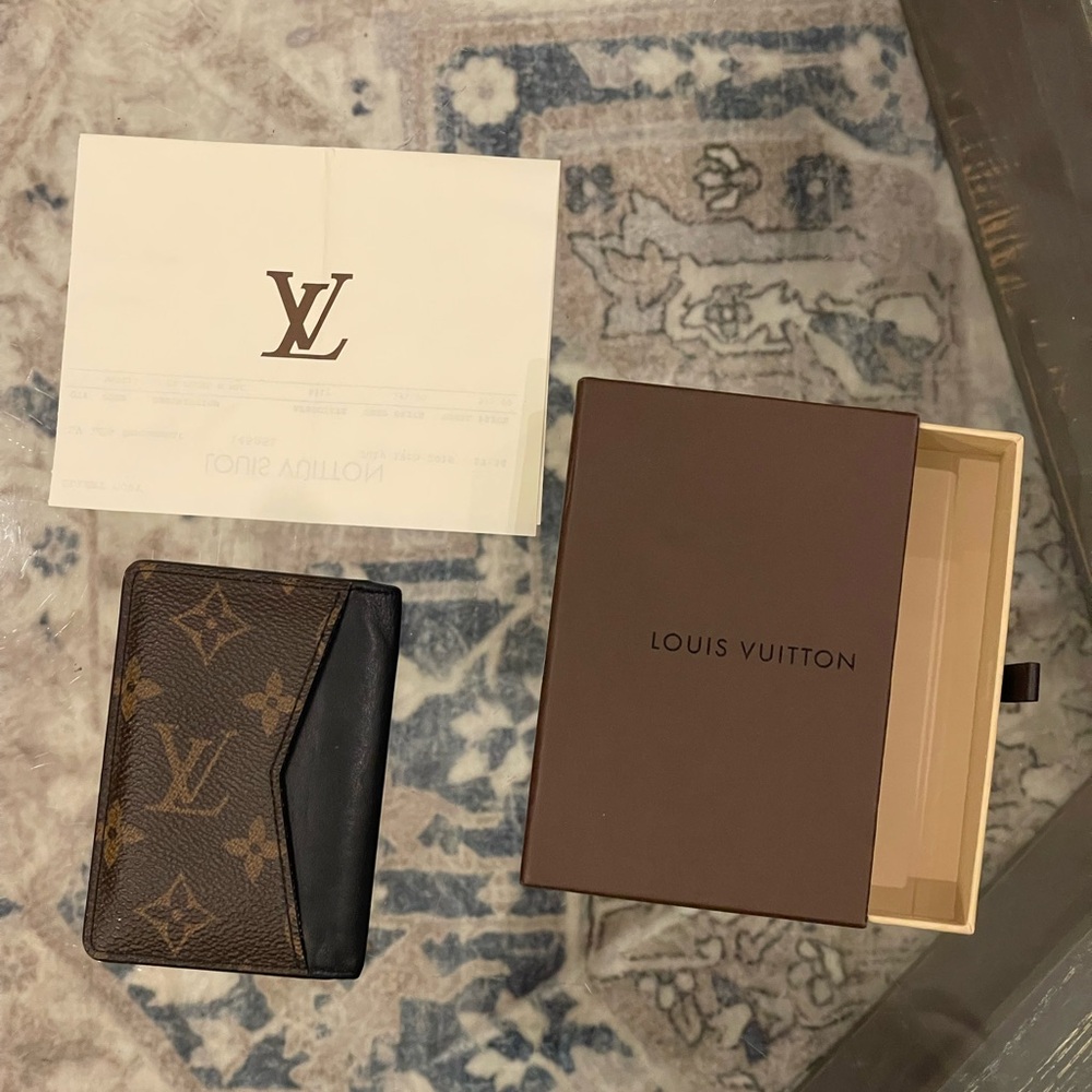 Beautiful and classic Louis Vuitton wallet!